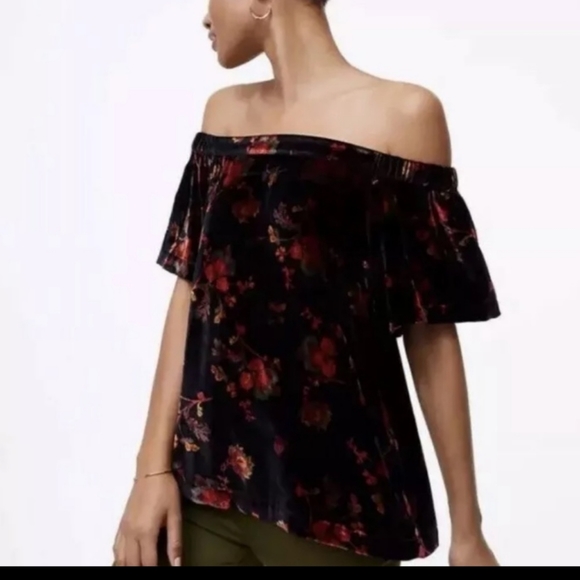 LOFT Tops - NWT Loft Off the Shoulder floral print Top Size XS